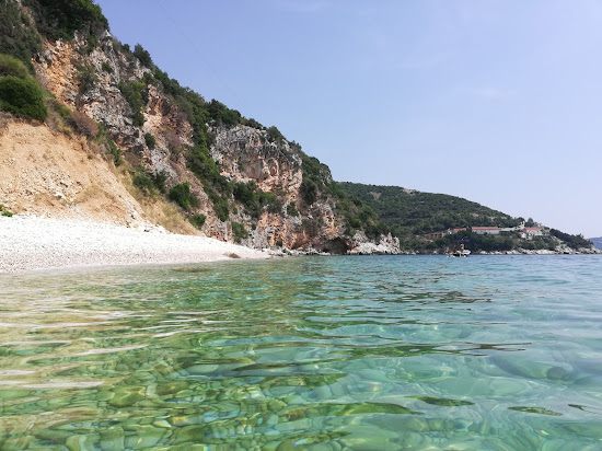 Tri brata beach