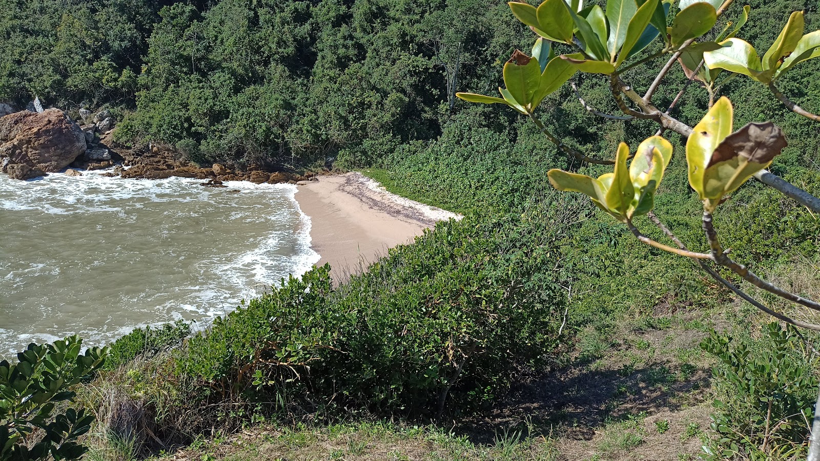 Valokuva Praia da Estrelaista. sisältäen suora rantaviiva