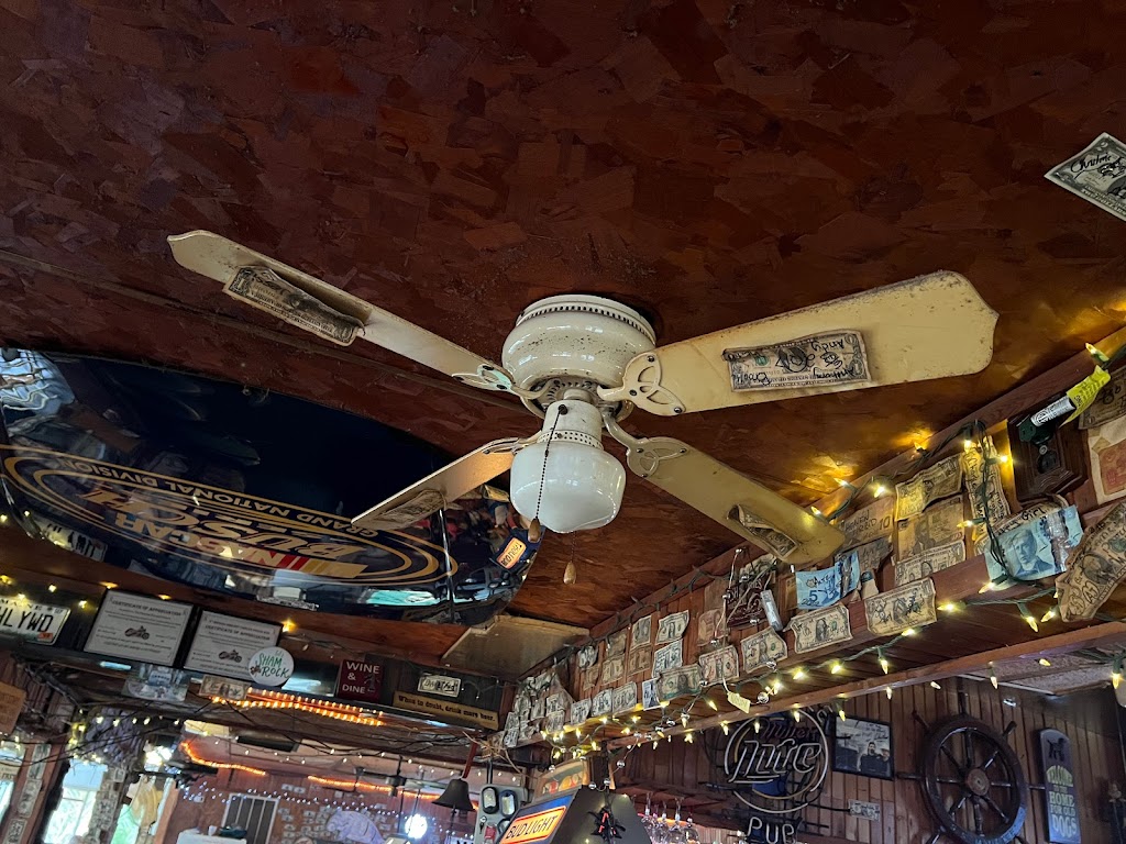 Manatee Campground Marina Pub 34448