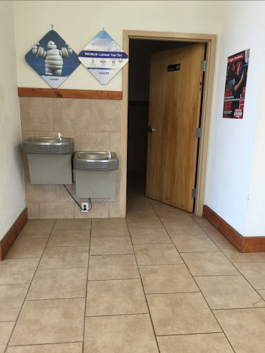 Auto Repair Shop «Fisher Tire & Service», reviews and photos, 9990 Pensacola Blvd, Pensacola, FL 32534, USA