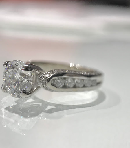 Jewelry Store «Farsi Jewelers», reviews and photos, 5590 Roswell Rd #110, Sandy Springs, GA 30342, USA