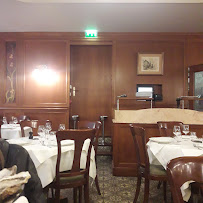Atmosphère du Restaurant de fruits de mer La Mascotte Montmartre à Paris - n°20