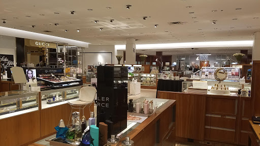 Department Store «Saks Fifth Avenue», reviews and photos, 26100 Cedar Rd, Beachwood, OH 44122, USA