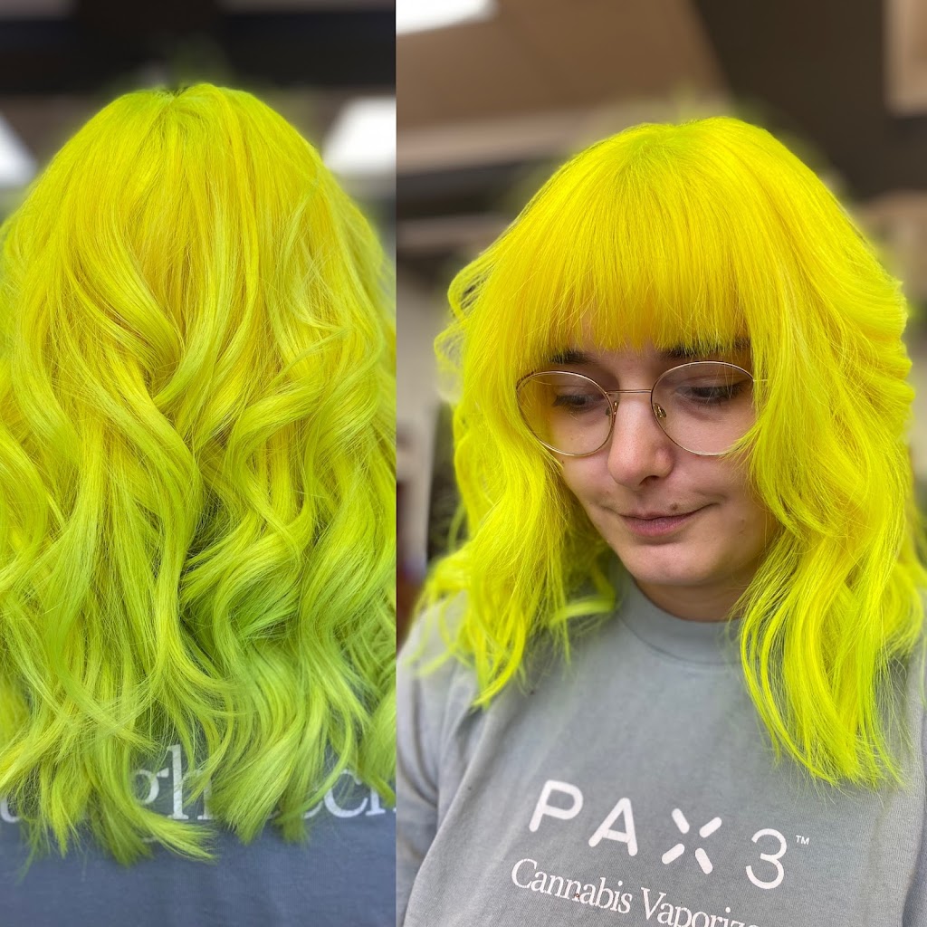 Lucretia’s Hair Designs 12118