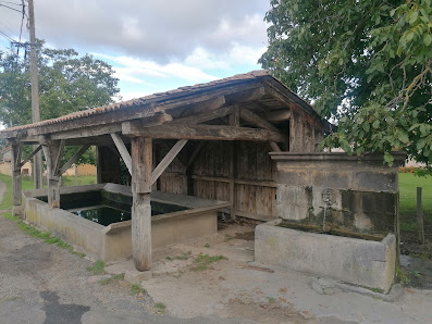 lavoir bassinet Rue de la Source, 63350 Culhat, France