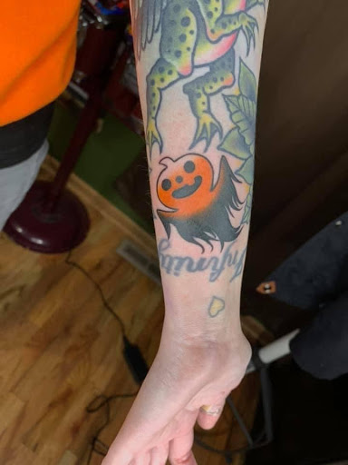 Explore lung cancer tattoo ideas, creative tattoo ideas in Lake Villa, available at Eternal Tiger Tattoo