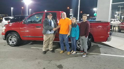 Dodge Dealer «East Tennessee Dodge Chrysler Jeep», reviews and photos, 2774 N Main St, Crossville, TN 38555, USA