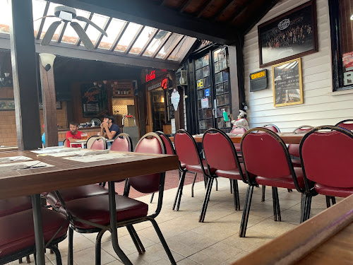 Central Pub em Vila do Porto
