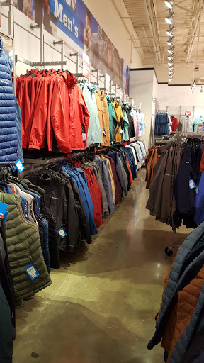 Sportswear Store «Columbia Sportswear Outlet Store», reviews and photos, 18539 Outlet Blvd #606, Chesterfield, MO 63005, USA