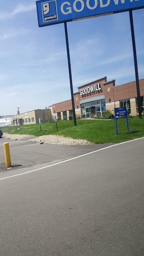 Thrift Store «Goodwill - Hopkins», reviews and photos, 1025 Hill St, Hopkins, MN 55343, USA