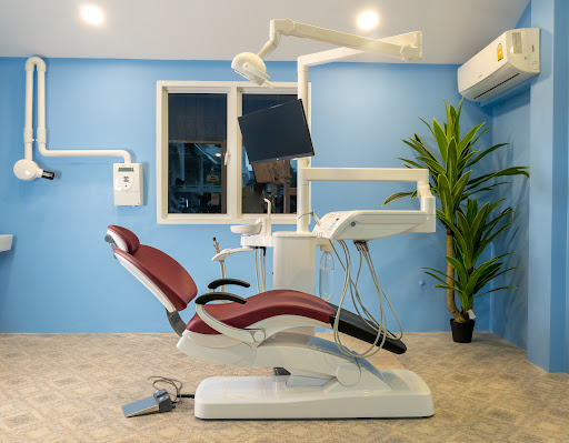 คลินิกทันตกรรมณัฐพล (Nuttaphon Dental Clinic)