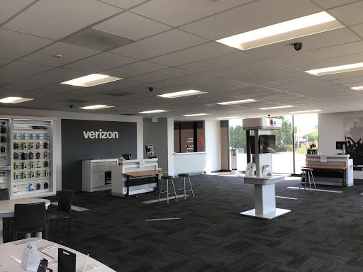 Cell Phone Store «GoWireless Verizon Authorized Retailer», reviews and photos, 3747 Market St NE, Salem, OR 97301, USA