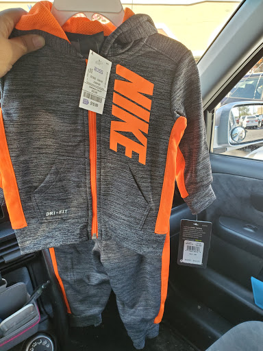 Clothing Store «Ross Dress for Less», reviews and photos, 3159 S McClintock Dr, Tempe, AZ 85282, USA