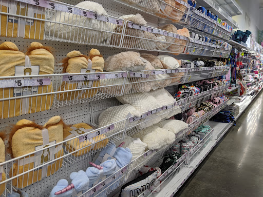 Variety Store «Five Below», reviews and photos, 4920 Hadley Center Dr, South Plainfield, NJ 07080, USA