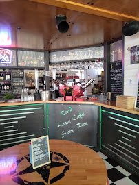 Atmosphère du Restaurant Road House Café 65 à Montgaillard - n°20