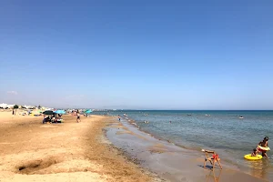 Spiaggia Tre Fontane image