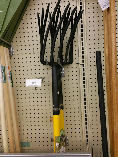 Hardware Store «Harbor Freight Tools», reviews and photos, 303 W Camp Wisdom Rd, Duncanville, TX 75116, USA