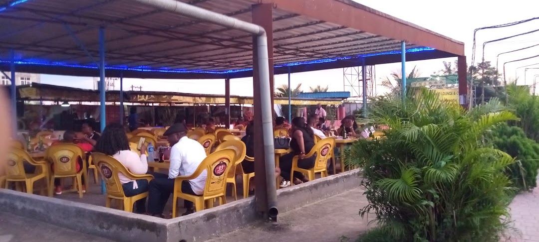 Pyramid lounge &grill
