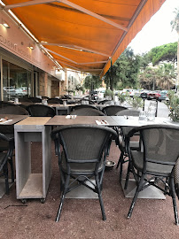 Atmosphère du Restaurant libanais Le Phenicia à Antibes - n°10