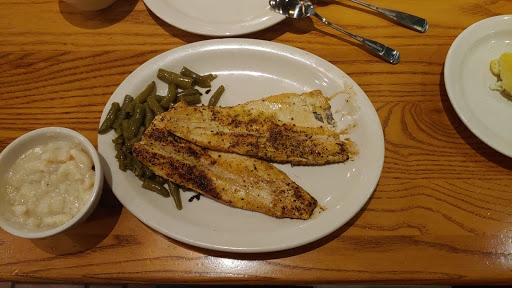 American Restaurant «Cracker Barrel Old Country Store», reviews and photos, 4001 S Frontage Rd, Vicksburg, MS 39180, USA