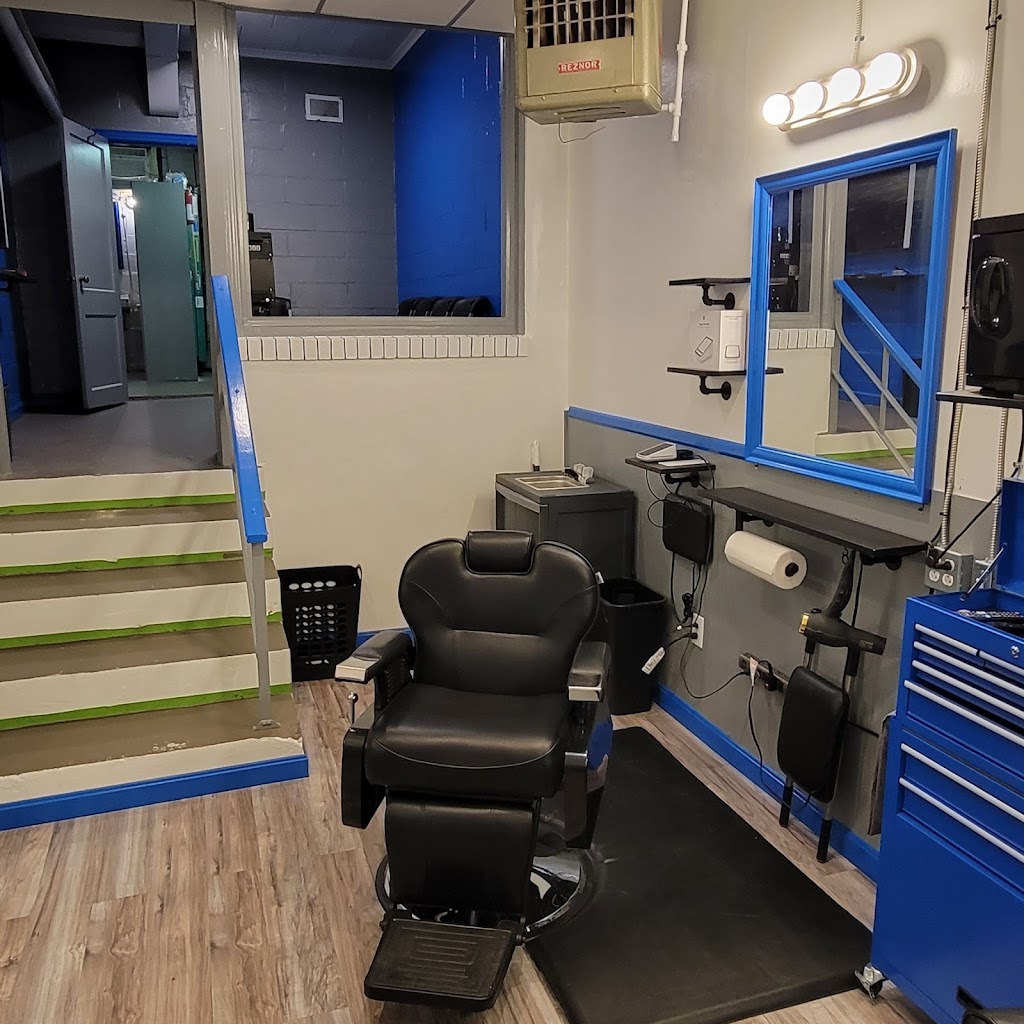 J's Grooming Lounge 15227