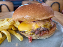 Hamburger du Bistro Le Poulpe Belleville à Paris - n°2