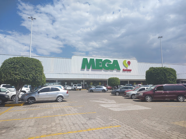 Soriana Hiper León Insurgentes