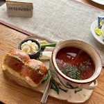 Photo n°2 de l'avis de Anzhela.p fait le 30/04/2024 à 10:05 sur le  Die mit den Kirschen - ukrainische moderne Küche à Berlin