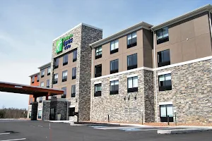 Holiday Inn Express & Suites Clarion, an IHG Hotel image
