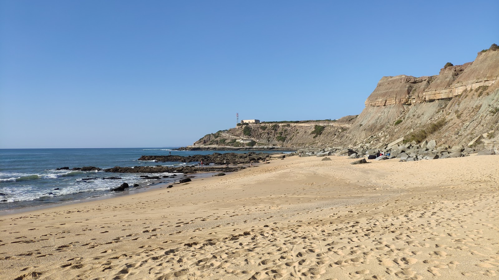 Fotografija Praia do Canical z prostorni večplastni zalivi