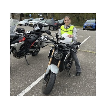 Rijschool Seventeen B.V.