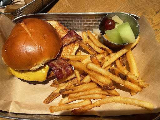 Restaurant «Main Event Entertainment», reviews and photos, 2070 S Stemmons Fwy, Lewisville, TX 75067, USA