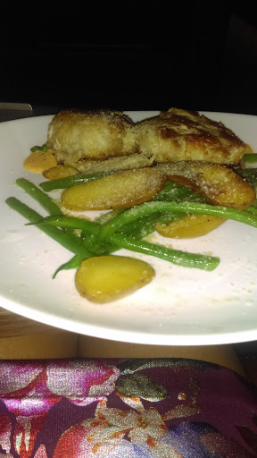 Movie Theater «CinéBistro at Waverly Place», reviews and photos, 525 New Waverly Pl, Cary, NC 27518, USA