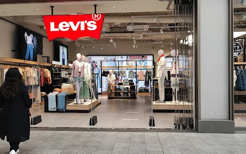 Levis image