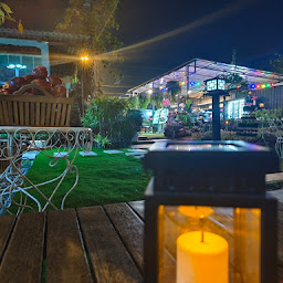 บ้านสวนทวี Baan Suan Tawee Cafe & Restaurant