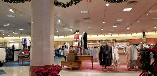 Department Store «Von Maur», reviews and photos, 7700 E Kellogg Dr N, Wichita, KS 67207, USA