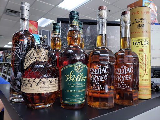 Liquor Store «Royal Liquor & Wine», reviews and photos, 1015 N Randall Rd, Elgin, IL 60123, USA