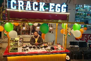 Crack Egg image