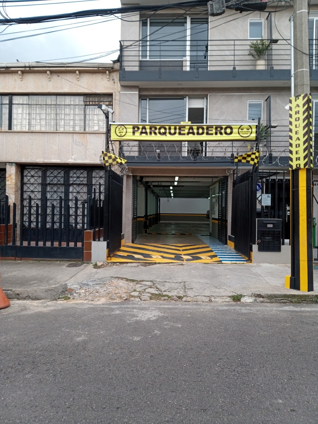 Parqueadero City Rooms