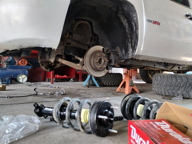Taller mecánico Magh Mechanic