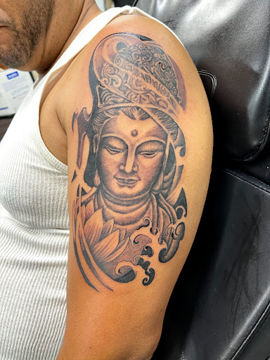 Explore celtic ring tattoo ideas, creative tattoo ideas in Escondido, available at True style tattoo