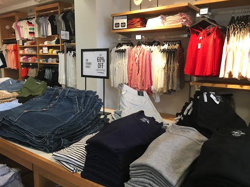 Clothing Store «J.Crew Factory», reviews and photos, 11211 120th Ave, Pleasant Prairie, WI 53158, USA