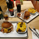 Photo n°1 de l'avis de Helge.i fait le 15/10/2023 à 19:31 sur le  Food Lounge Bergedorf (Ruff's Burger/Ciao Bella) à Hamburg