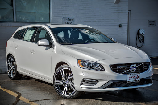 Car Dealer «McGrath Volvo Cars Barrington», reviews and photos, 300 N Hough St, Barrington, IL 60010, USA