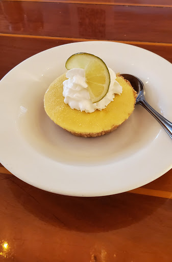 Bar & Grill «Mile Marker One Restaurant & Bar», reviews and photos, 75 Essex Ave, Gloucester, MA 01930, USA