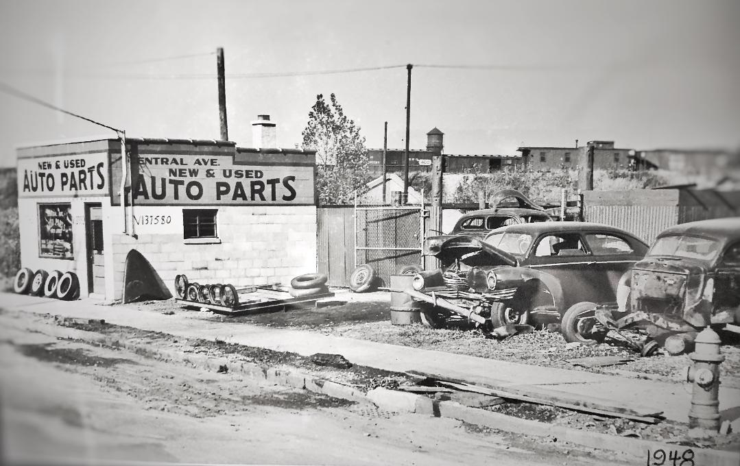 Auto parts store In Detroit MI 