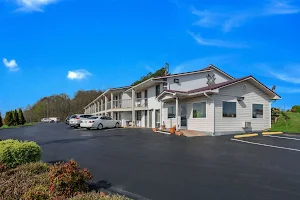 Econo Lodge image