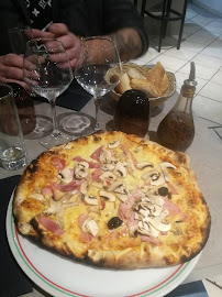 Pizza du Restaurant français Le clos des oliviers à Lançon-Provence - n°16