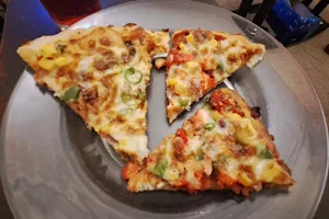 Shaam pizza place image