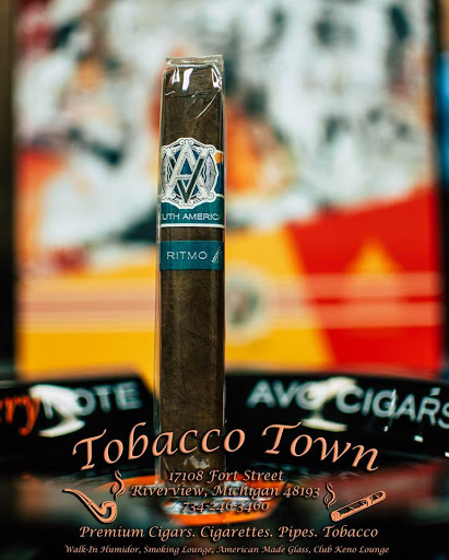 Tobacco Shop «Tobacco Town», reviews and photos, 17108 Fort St, Riverview, MI 48193, USA
